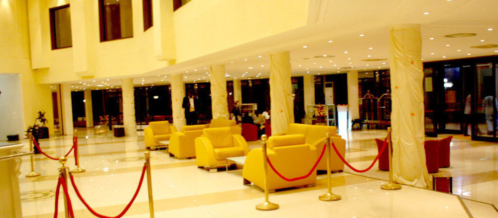 Palace Hotel Ουαγκαντουγκού Εξωτερικό φωτογραφία