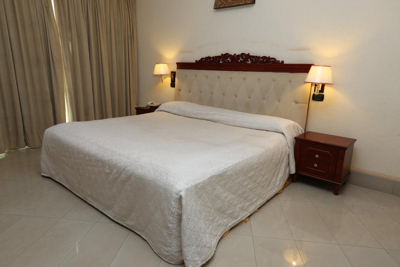 Palace Hotel Ουαγκαντουγκού Εξωτερικό φωτογραφία