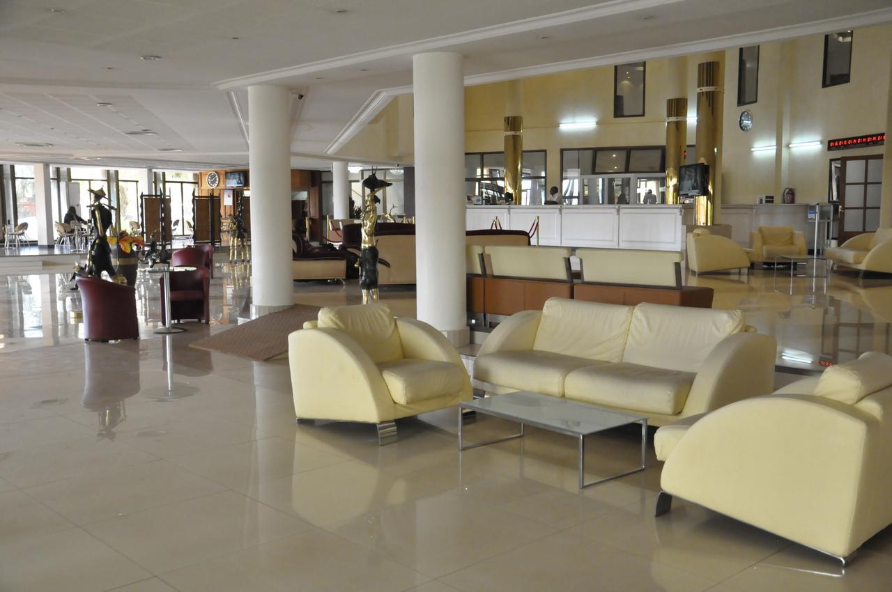 Palace Hotel Ουαγκαντουγκού Εξωτερικό φωτογραφία