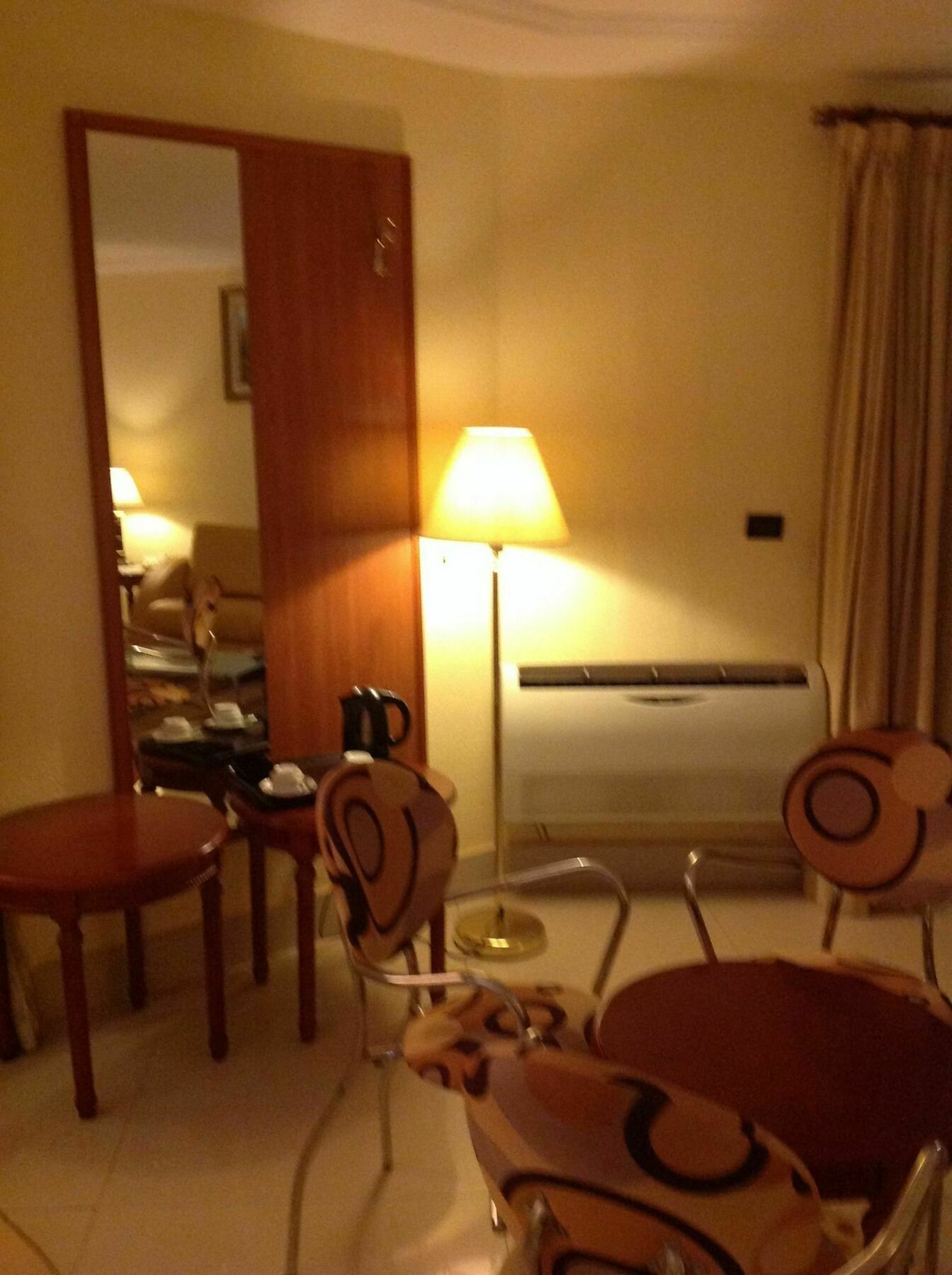 Palace Hotel Ουαγκαντουγκού Εξωτερικό φωτογραφία